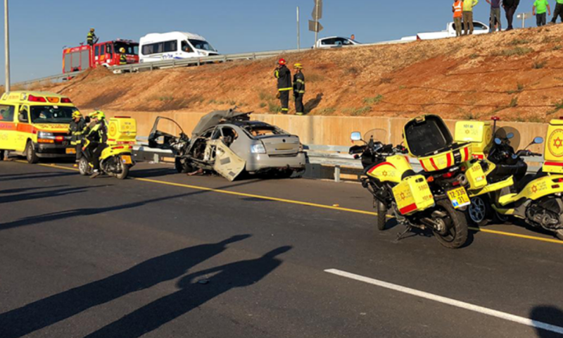 הרוג ושני פצועים בפיצוץ רכב בכביש החוף