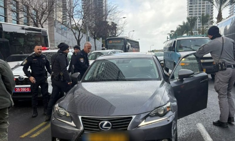 שב"חים בני 15 נעצרו לאחר שנהגו ברכב שגנבו עם חלונות מנופצים