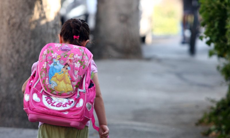 שלום כיתה א' &ndash; מכל הלב או חצי לב?