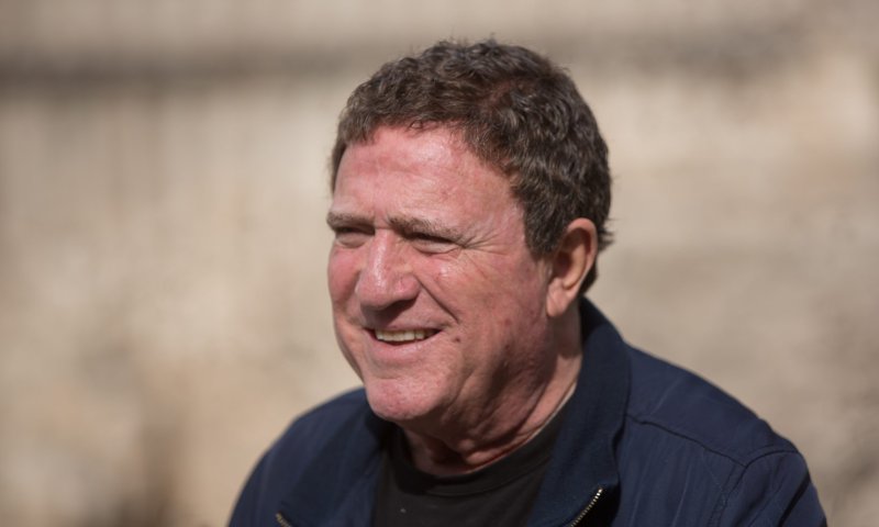 יהורם גאון שוקל להתמודד לנשיאות המדינה