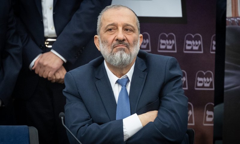 בכיר ש"ס לשעבר לדרעי: "ללכת עם השמאל"