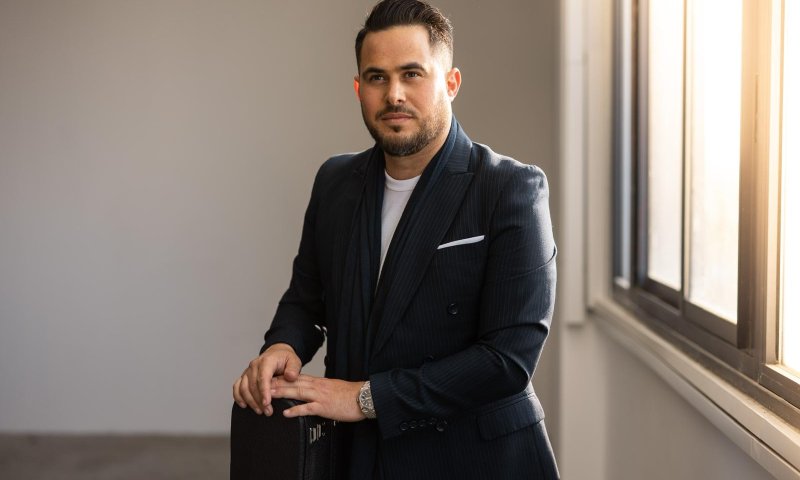 טל ועקנין משחרר ביצוע מיוחד לפיוט "אדון הסליחות" | האזינו