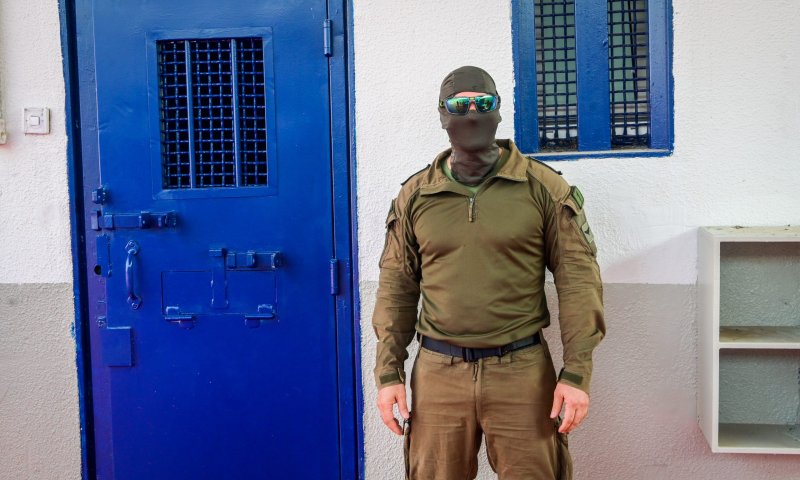 אושר: פגיעה בתנאי המחבלים בכלא