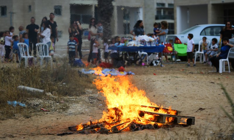 אכזבה לחניכים: בני עקיבא מבטלת את המדורות