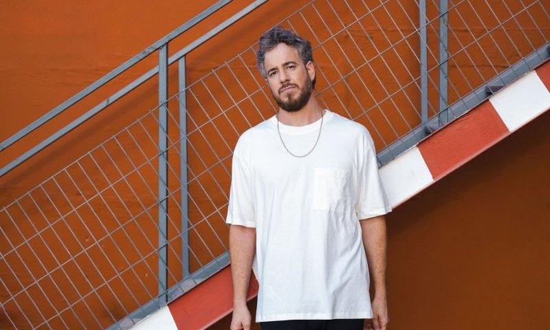 "תזכורת לעצמי": יושי באלבום חדש ומלא בתקווה