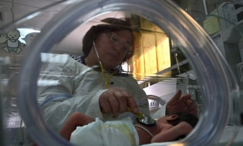 שופכים את התינוק עם המים