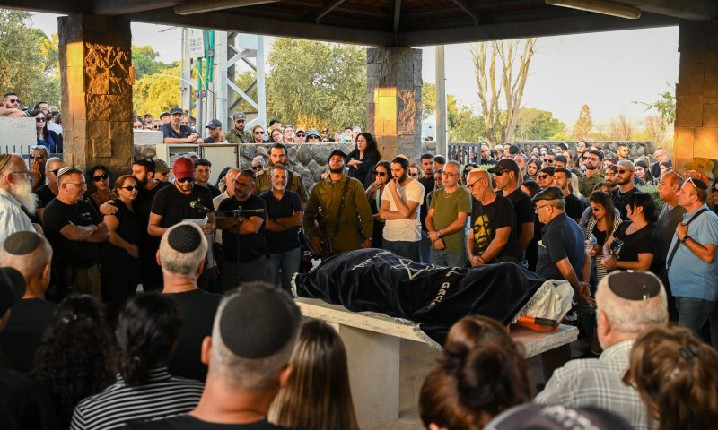 מירב בן ארי: מתוך 34 שוטרים במסיבה שרדו ארבעה