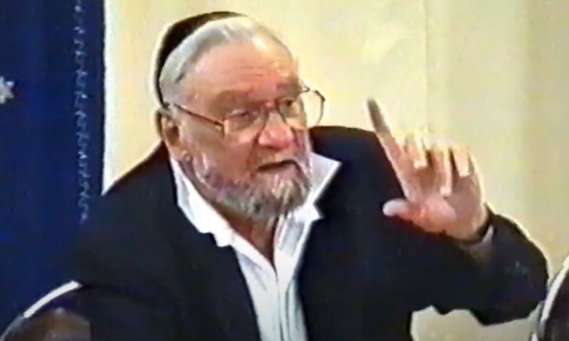 הרב יהודה ליאון אשכנזי &ndash; מניטו &ndash; מי אתה, כבוד הרב?