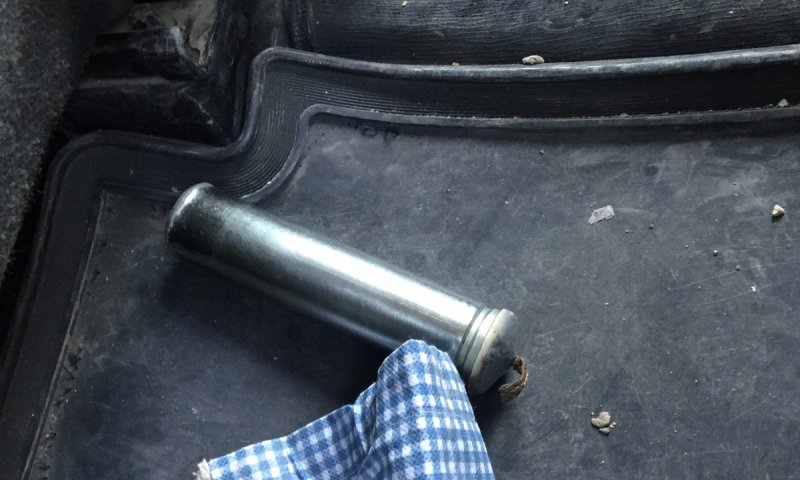 מתחת למושב הנהג: מטען חבלה מוכן לשימוש