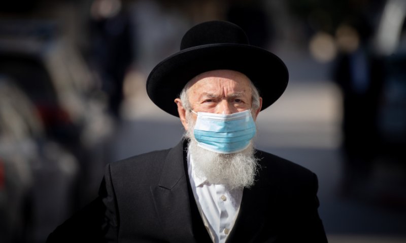 הלם בציבור החרדי: הפוסק נשדד באמצע תפילת מנחה