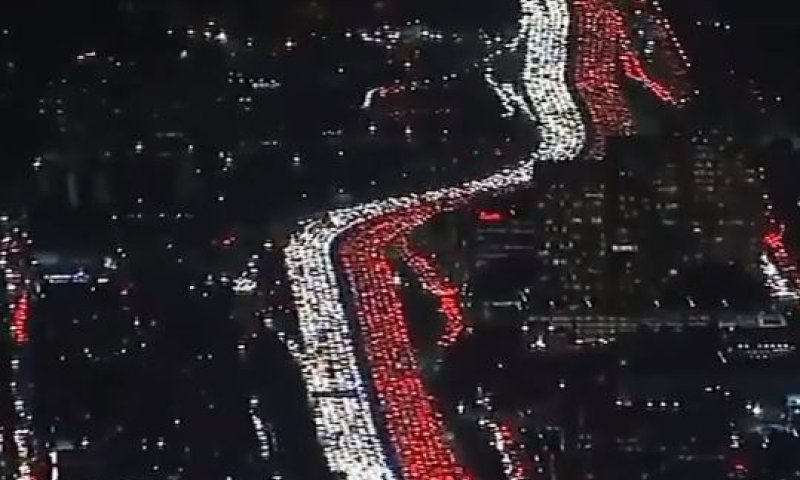 בגלל חג ההודיה: פקקי תנועה ענקיים בארה"ב