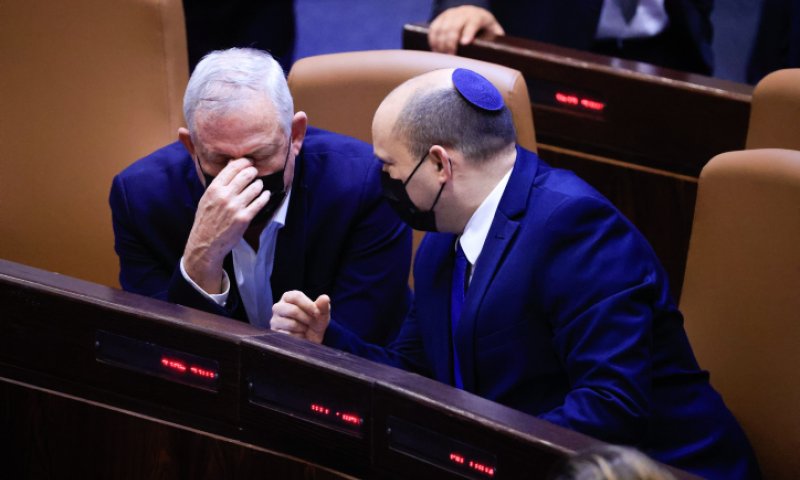 שוב: גנץ לא עדכן את בנט וגרם למשבר