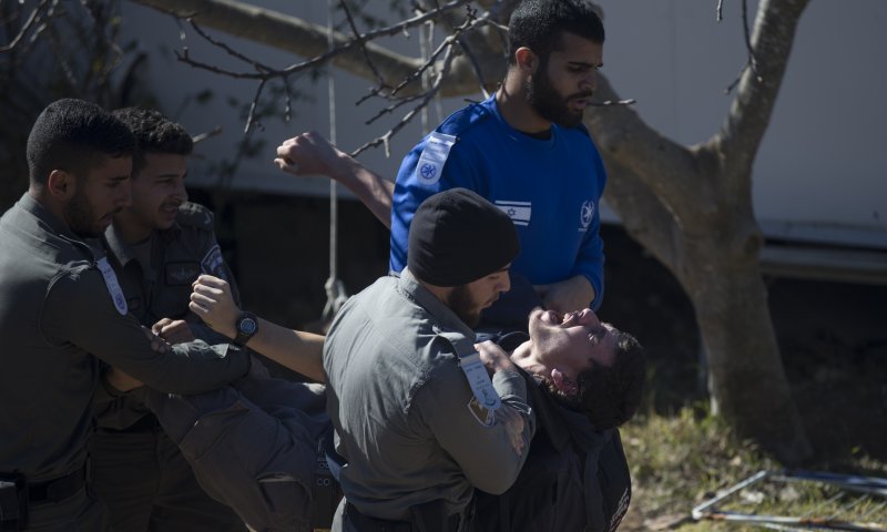 כתב אישום נגד 3 צעירים שהתנגדו לפינוי עמונה