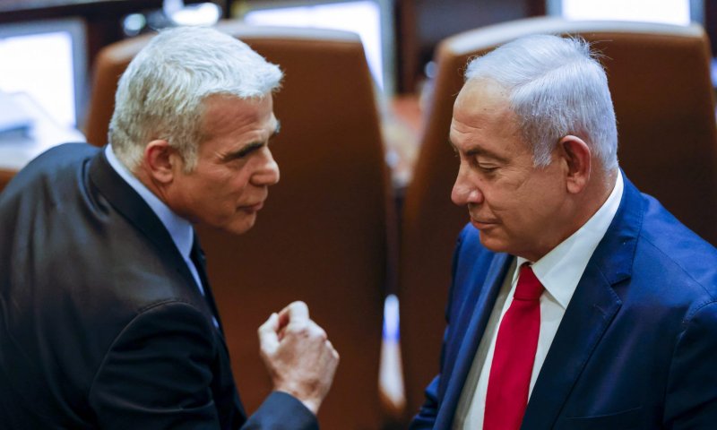 סקר מנדטים: לפיד נצמד לנתניהו; ואיזו מפלגה חוזרת