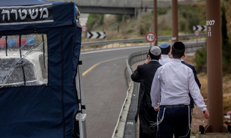 אין תחב"צ לירושלים? מאות צועדים ברגל לכיוון העיר