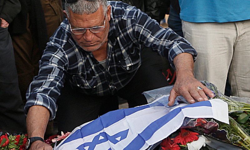 באזכרה לאריק שרון: אהוד אולמרט ו-300 משתתפים