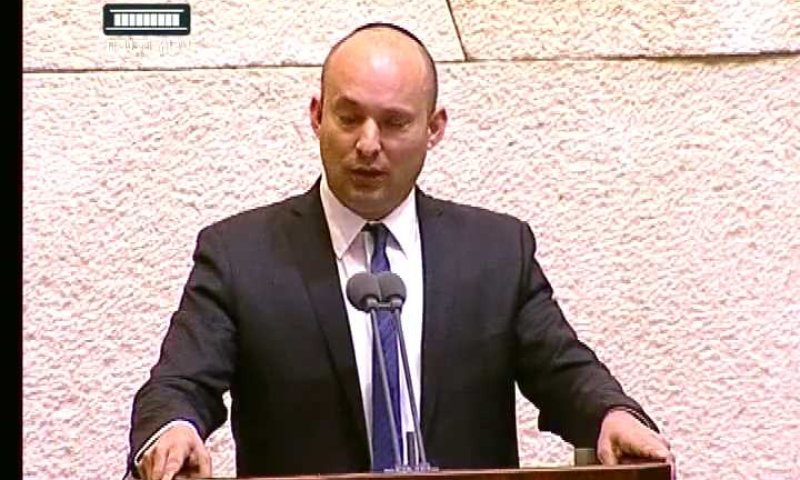 בנט לסתיו שפיר: את צעירה, למה את צווחת?