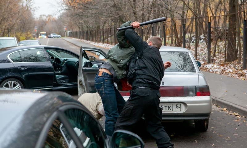 האלימות בכבישים: נהג עקף רכב וספג אגרופים לפנים
