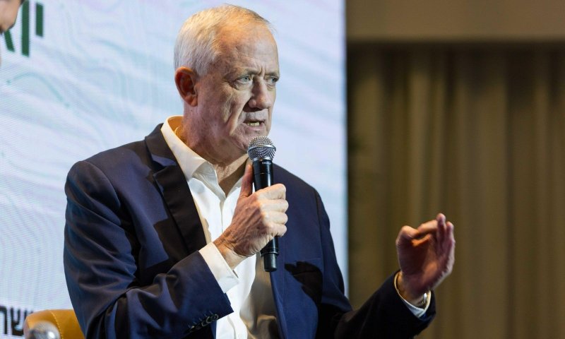 בני גנץ נגד יאיר גולן: "דברים קיצוניים ושיקריים"