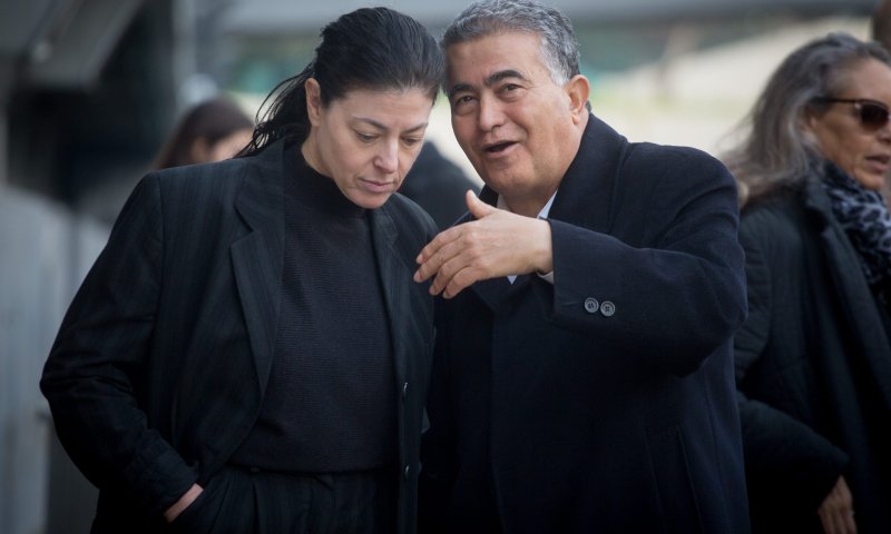 גירושין מכוערים: פרץ מאיים בתביעת דיבה על מיכאלי