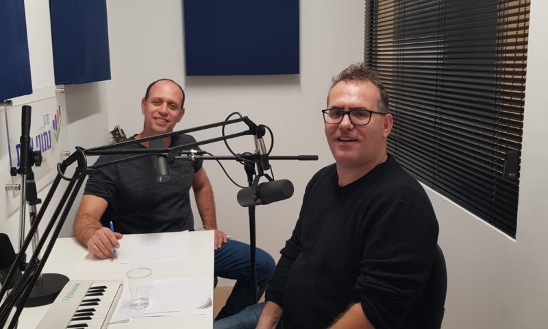 "יש מגמה של עיסוק ביהדות": צוללים עם חוקר הספרות אריק גלסנר