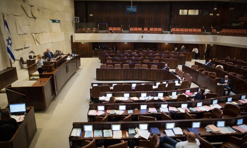 רשמית: חוק איסור צריכת זנות אושר בכנסת