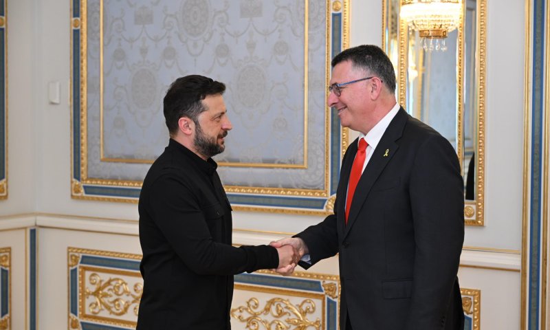 אחרי יותר משנתיים: סער נפגש עם זלנסקי באוקראינה