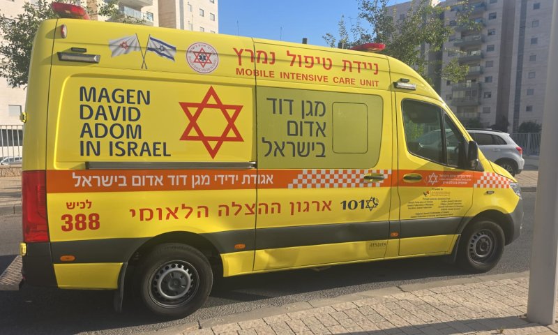 תאונת עבודה קטלנית: פועל נהרג לאחר שנפל מסולם באתר בנייה