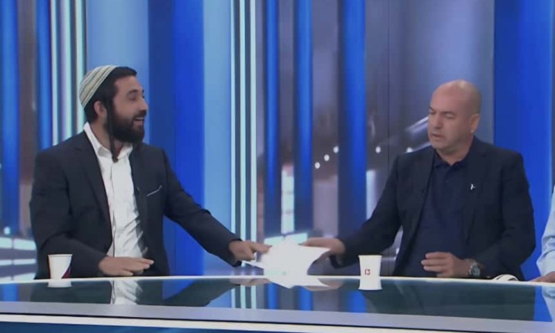 בשידור חי: ח"כ סוכות הגיש מכתב תביעה לברקוביץ'. צפו