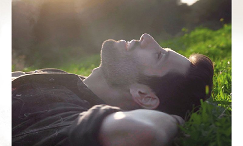 "התרופה שלי לנפש": נועם בנאי חוזר בשיר חדש. צפו