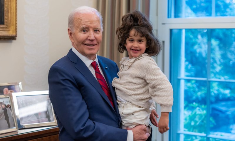 ביידן פרסם תמונה עם אביגיל עידן: "היא מדהימה"