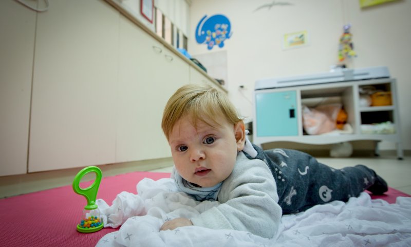 כתב אישום: מטפלת השאירה ילדים ללא השגחה