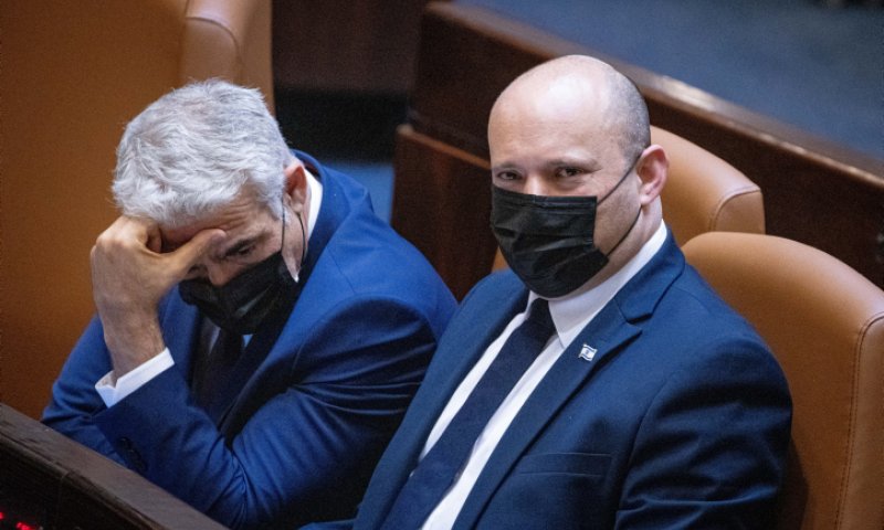 עמית סגל מגלה: למה יאיר לפיד לא בונה על הרוטציה?