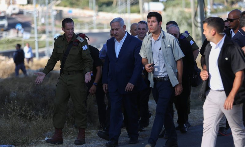 נתניהו ביקר בבית משפחת שורק: "נמשיך להילחם"