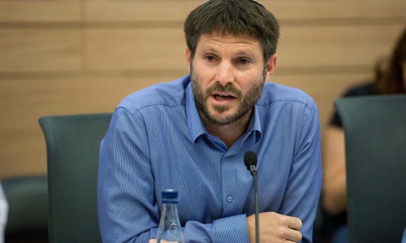 לראשונה: בצלאל סמוטריץ מקבל חיקוי ב'ארץ נהדרת'