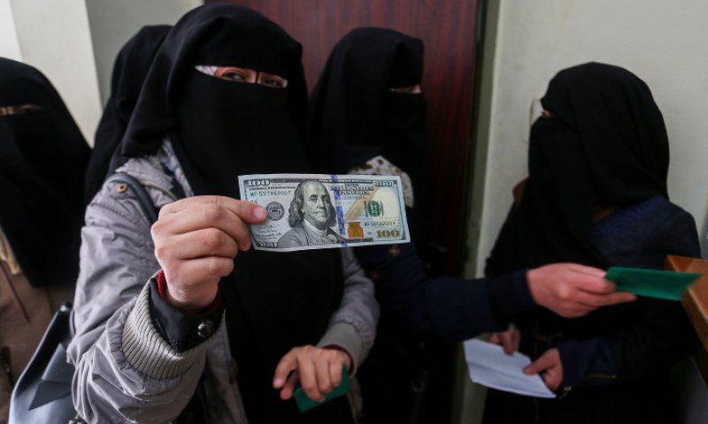 גנץ חתם על צווי תפיסה לכספים שהועברו למחבלים