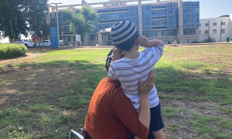 האם הסרוגה הצילה את בנה: "אל תגידו לי זה לא יקרה"