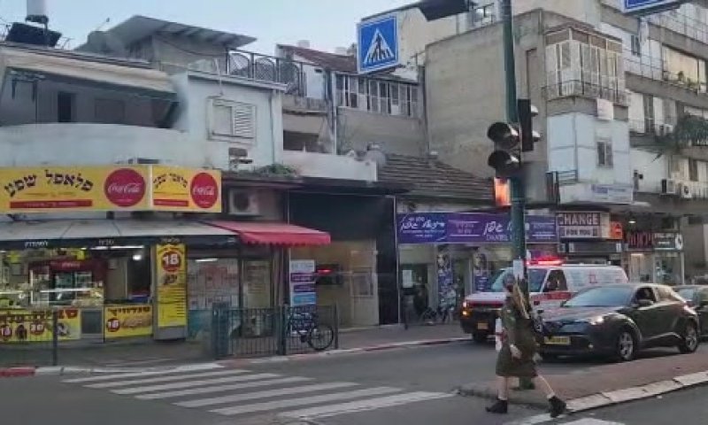 גבר אותר ללא רוח חיים בדירתו בפתח תקווה