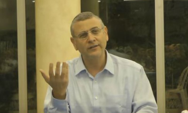 הרב בני לאו תוקף את הרב הראשי: "למה לסכן את המדינה?"