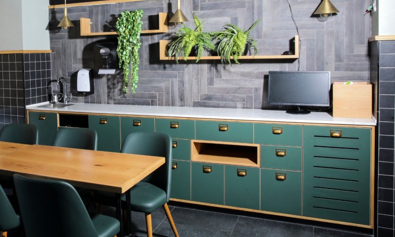 קפה גרג קרית אתא בכשרות מהודרת וחדר VIP