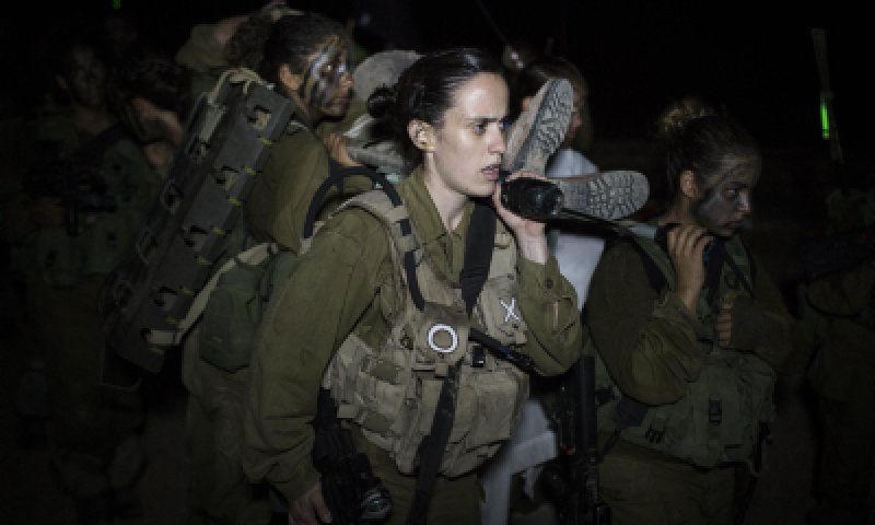 כמה נשים דתיות באמת מתגייסות לצבא, ולאן?