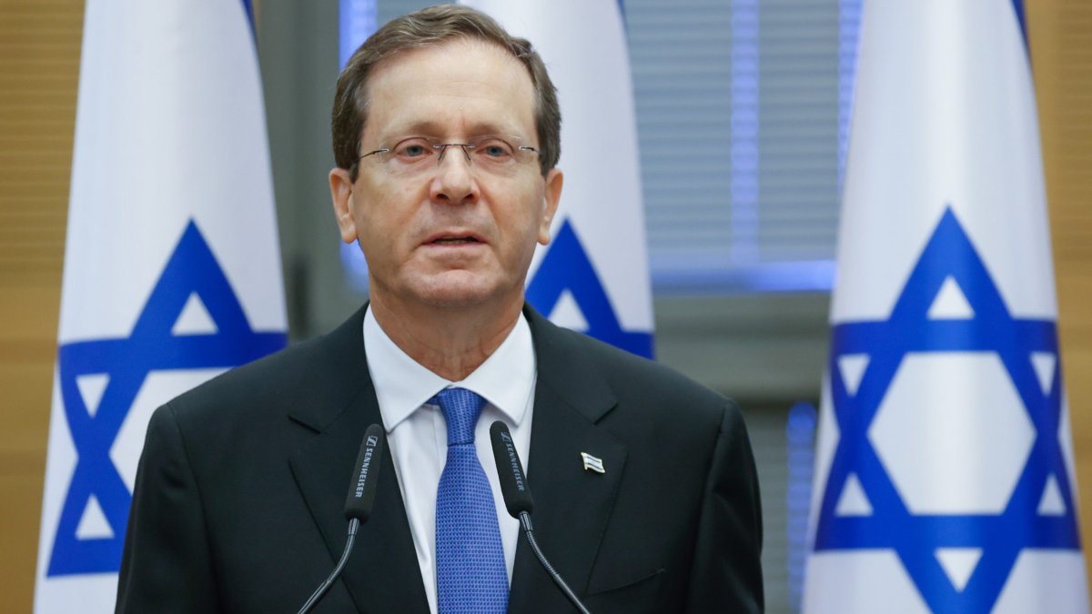 נסיעה מדינית נוספת: הרצוג הוזמן לביקור רשמי בקזחסטן - סרוגים