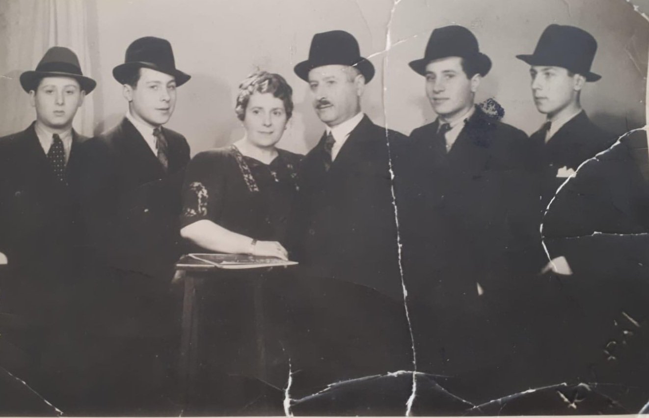 באדיבות המשפחה