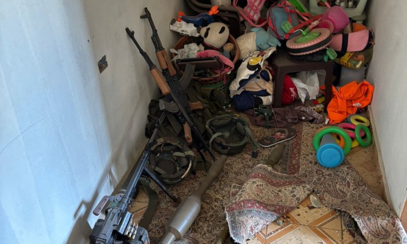 מחסן נשק בין הבובות: לוחמי גולני חשפו RPG בחדר ילדים
