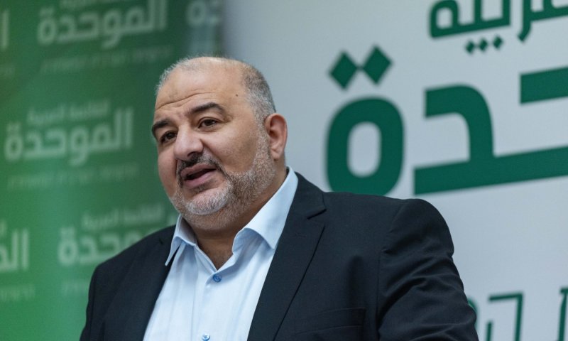 "מנסור עבאס הוא מבצע השפעה": צפו בקטע מ'כיפות ברזל'