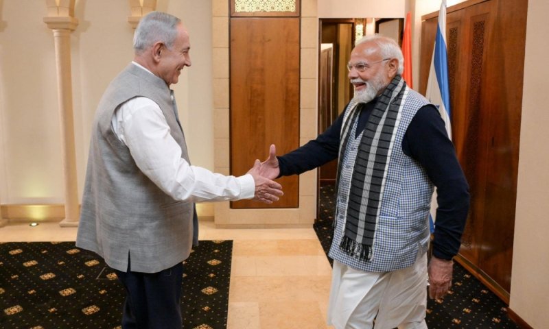 הוריד את החליפה: נתניהו במחווה לראש ממשלת הודו