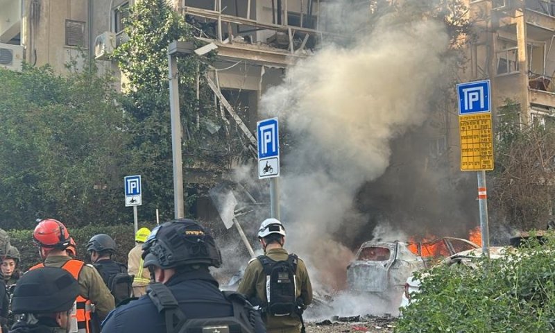 מטח טילים כבד למרכז הארץ: ארבע זירות ושישה פצועים בתל אביב