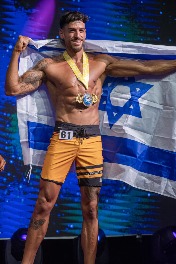 מתוך האתר של עומר ציפורי.