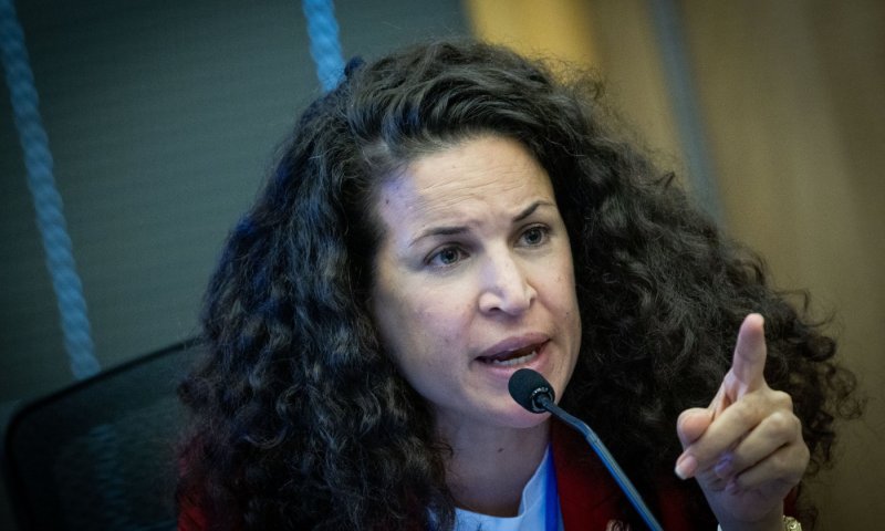 העוזר של סון הר מלך דורש התנצלות ממתמודדת הדמוקרטים
