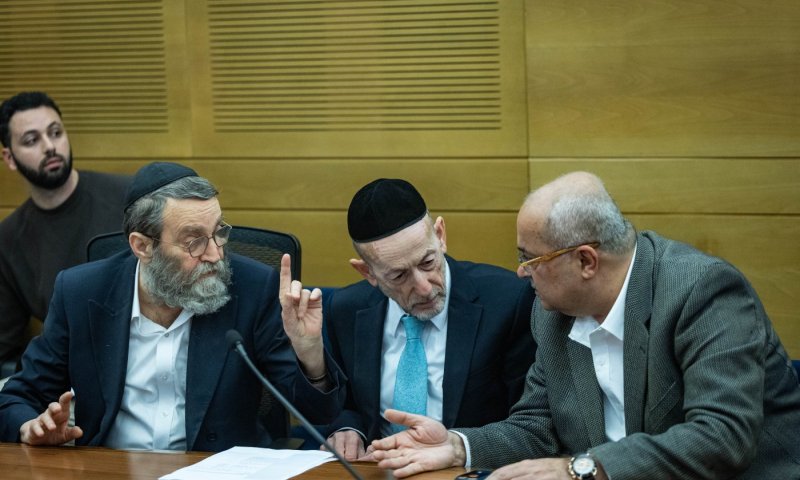 "זה נורא, אסור שיקרה": אחמד טיבי מגן על החרדים 